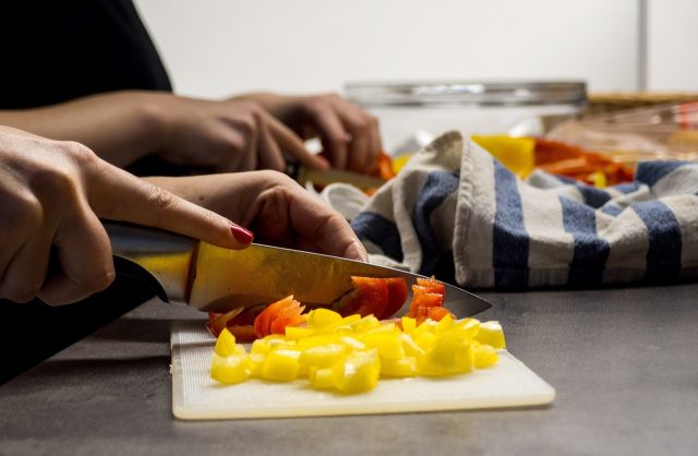 woman hands, cutting vegetables, cooking-1207952.jpg